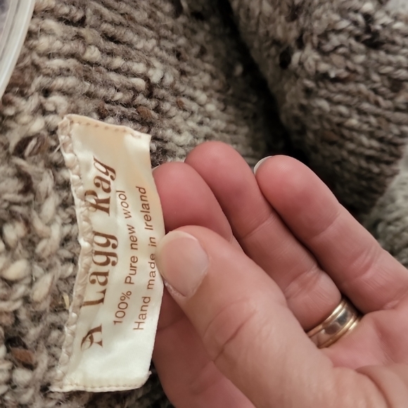 Gorgeous Handknit in Ireland Wool Sweater XLG. - Picture 2 of 10